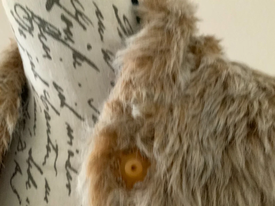 Guess Faux Fur Girl’s Size 6X Long Sleeve Snap Up Lined Hooded Jacket Pre-Owned - Image 4 of 4