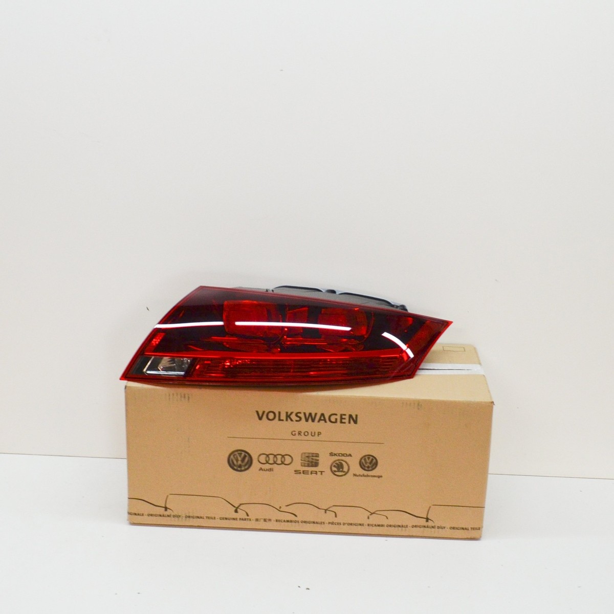 NEW AUDI TTS 8J REAR RIGHT TAILLIGHT USA 8J0945096N ORIGINAL 8J0