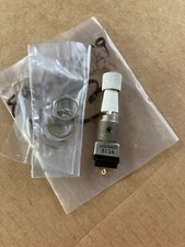 SAFRAN 8906K1629 TOGGLE SWITCH 5930-01-045-0214 *NS* C OF C ONLY