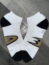 ANAHEIM DUCKS NHL HOCKEY TEAM LOGO WHITE ANKLE SOCKS MEDIUM NO SHOW
