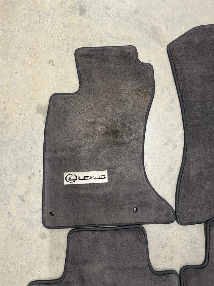 Alfombrillas grises Lexus IS250 IS350 AWD (2006-2013) 4 piezas OEM PT208-53068 Foto 4 de 4