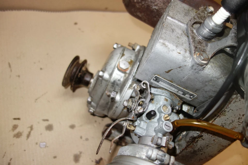 Motor Sachs Stamo 76 de colección raro tanque de carburador agrícola dañado Foto 4 de 4