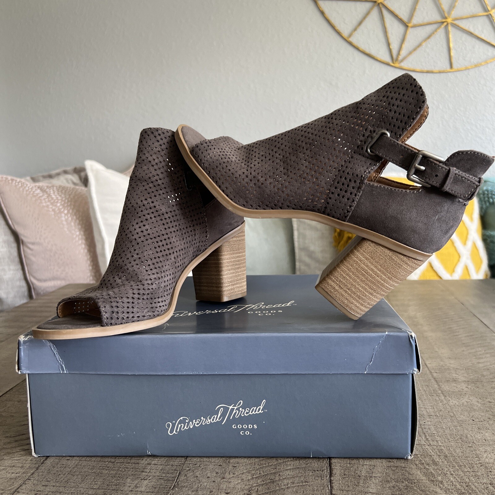 Universal Thread Lizzy Microsuede Bootie Gray Siz… - image 2