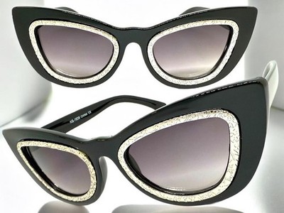 EXAGGERATED Classic Vintage 60s Retro Cat Eye Style SUNGLASSES Funky Black Frame