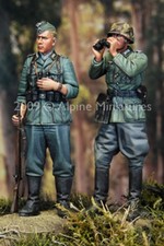 1/35 Resin Figure WWII German Infantry Soldiers 2 Figures Unpainted Unassembled
