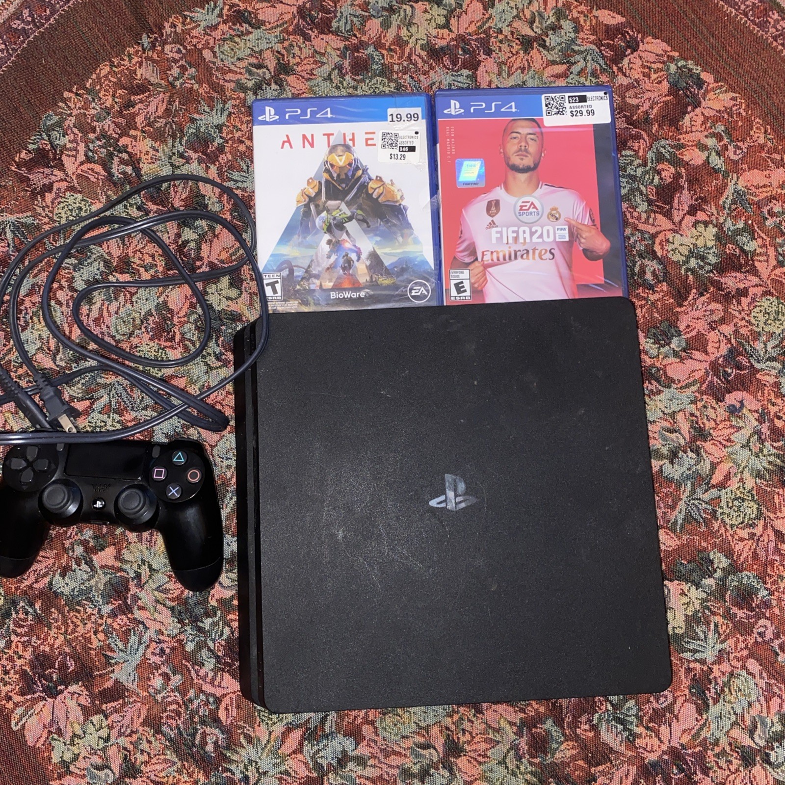 Sony PlayStation 4 PS4 1TB CUH-2115B Bundle With Controller & 2 Games