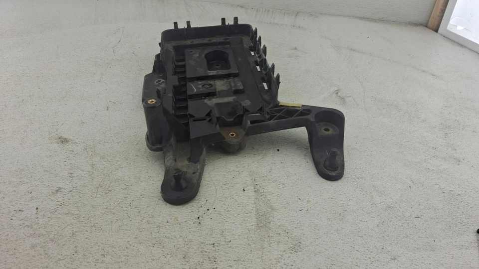 Soporte bandeja batería VOLKSWAGEN PASSAT 2012-2022 SOPORTE OEM Foto 4 de 4