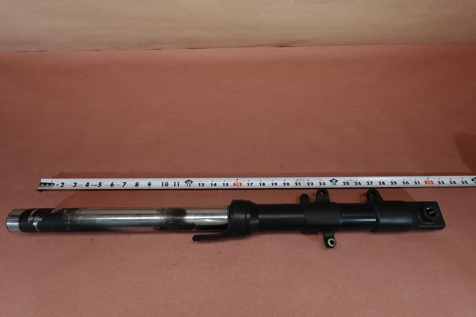 Tubo amortiguador horquilla delantera izquierda Yamaha FZ6-S FZ6S FZ6 FZ600 2004-2009 Foto 2 de 4