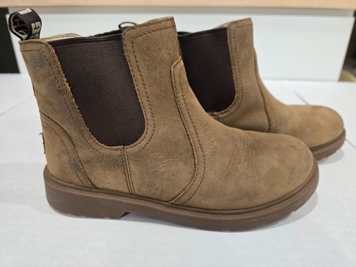 Big Girls Ugg Boots Sz 3