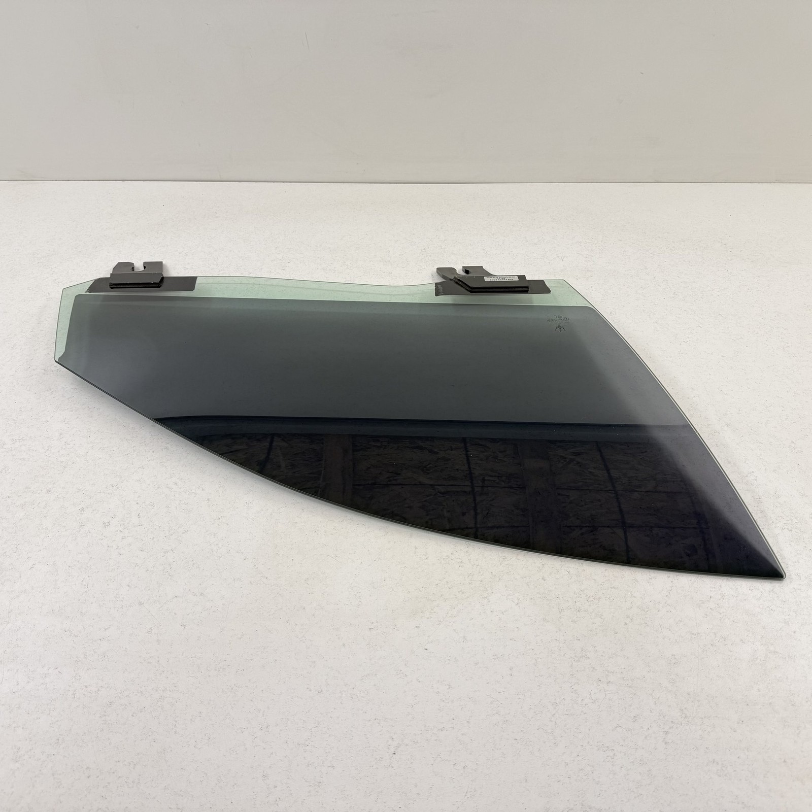Maserati Quattroporte 2014-2024 Front Right Door glass