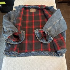 VINTAGE LEVI’S SIZE X LARGE MADE IN USA RED TAB MENS PLAID LINED JEAN JACKET