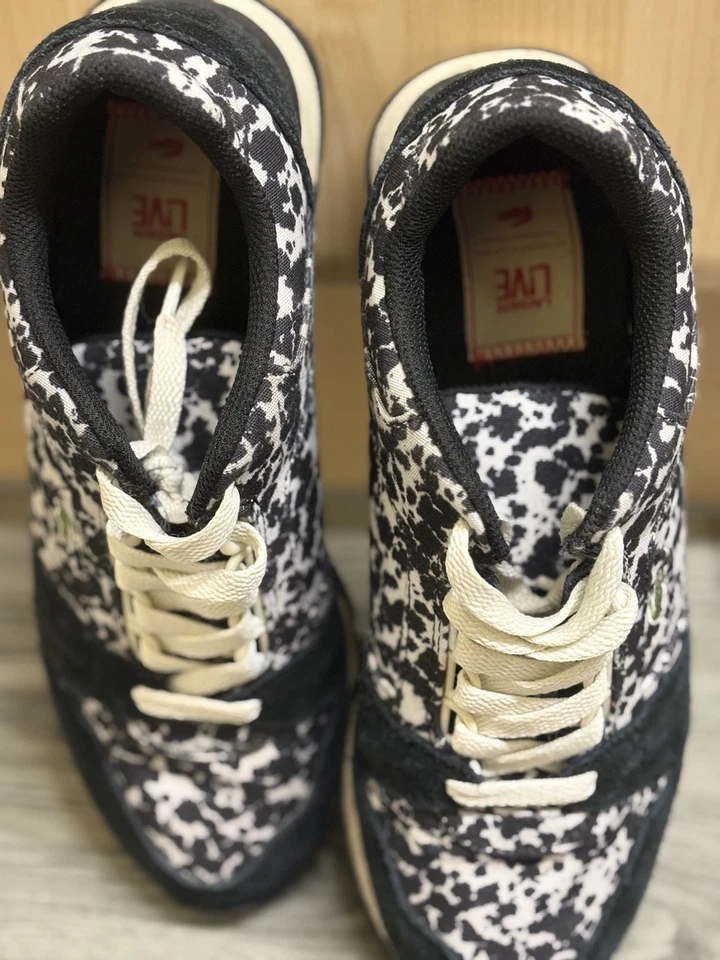 LACOSTE LIVE Size 7 Trainers. Black and White Pattern. Excellent Condition . - Image 2 of 4