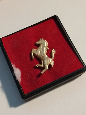 Pin's Ferrari Pays-Bas - Émail Et Laiton - Voiture Auto Collection