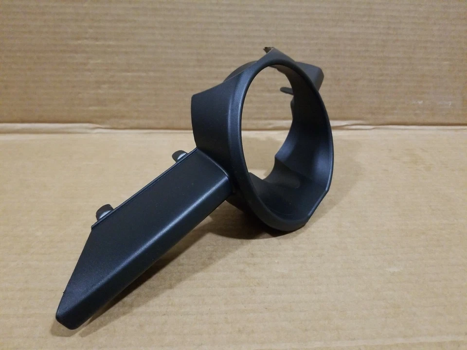 2008-2011 CHRYSLER TOWN & COUNTRY OEM ПРАВАЯ ПРОТИВОТУМАННАЯ ФАРА ОБОДОК 05113234AA - Изображение 3 из 4