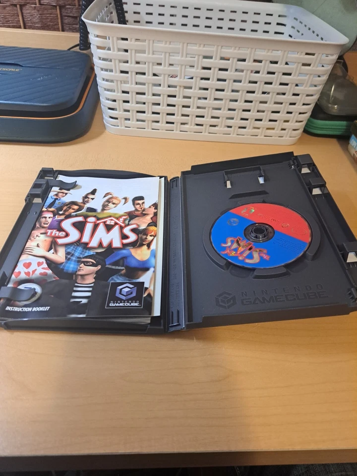 The Sims (Nintendo GameCube, 2003) - Complete CIB - Tested - Authentic - Player’ - Image 3 of 4