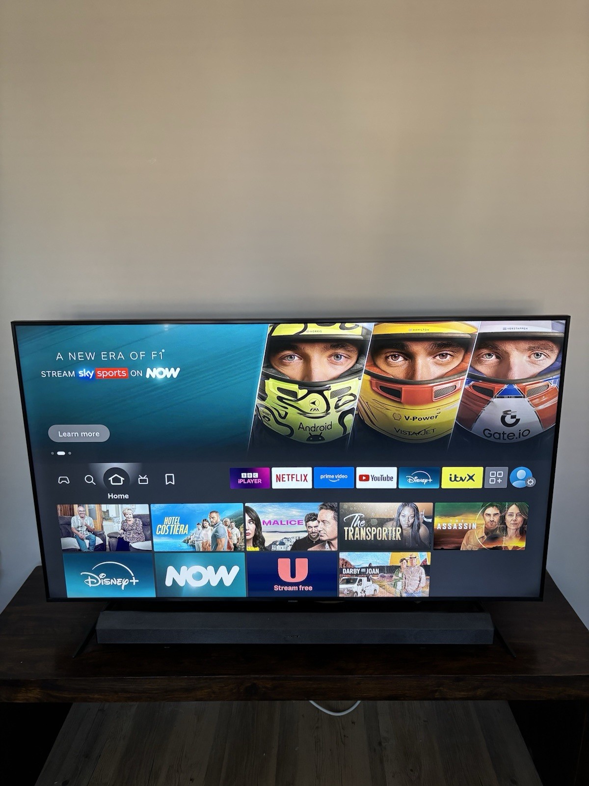 SAMSUNG UE55TU7020KXXU 55" Smart 4K Ultra HD HDR LED TV