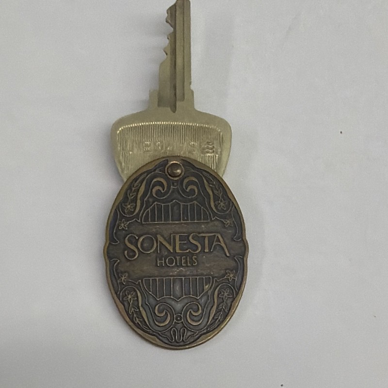 Sonesta Hotels Vintage Hotel & Motel Room Key with Oval Fob, Gold/Black