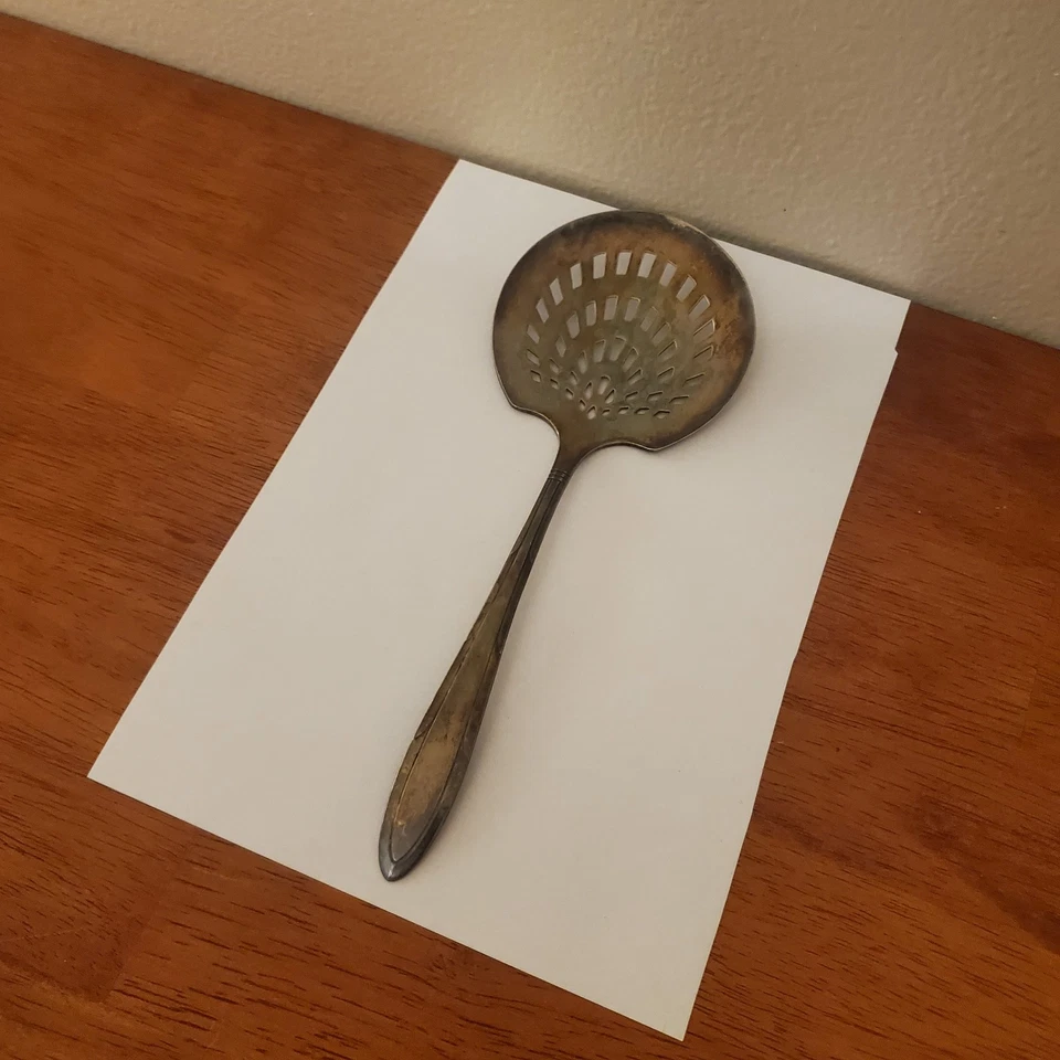 Cuchara ranurada de tomate bayas plateada placa nobleza Oneida vintage RARA Foto 2 de 3