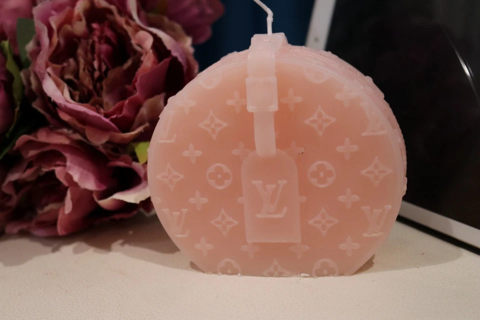 Blush LV candle Slight Tropical Scent - image 3 of 3