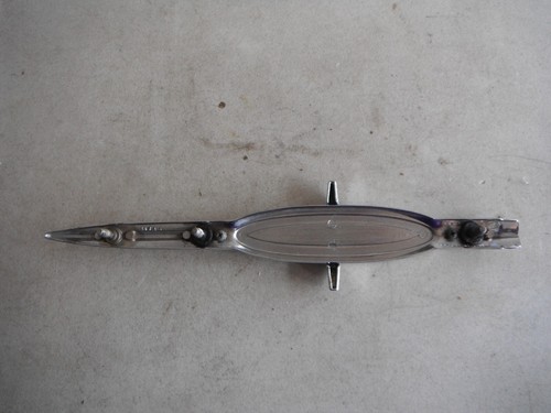 1964 NOS FORD GALAXIE 500 XL QUARTER PANEL EMBLEM MOLDING ORNAMENT C4AZ63290A767 - Bild 5 von 6