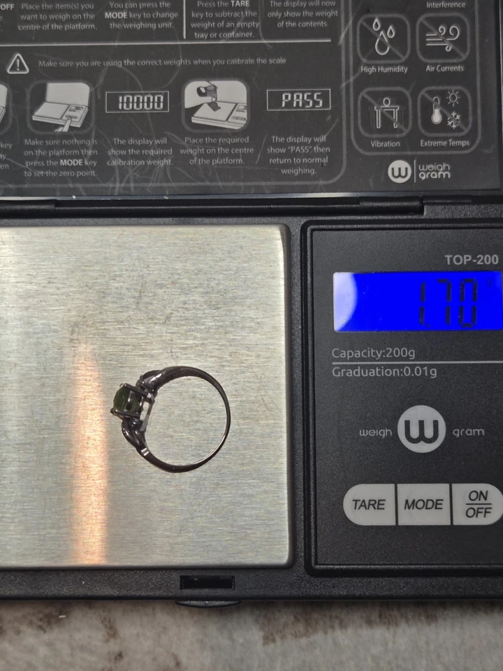 10K White Gold Natural Peridot With Diamond Accent Ring Size 6 Weight 1.7g Foto 3 de 4