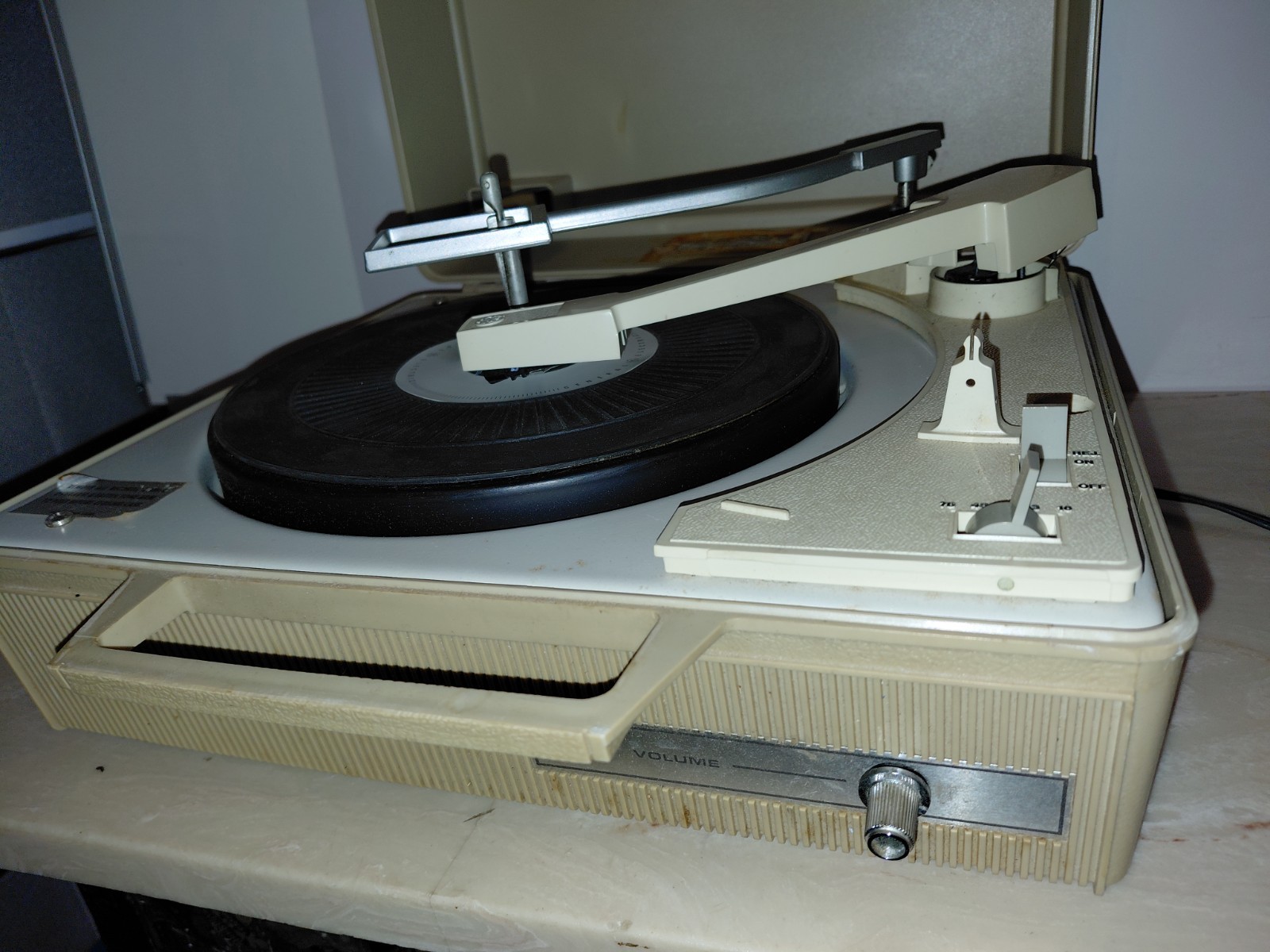 Vtg General Electric V631n Portable Record Player, Solid State Automatic 4-Speed