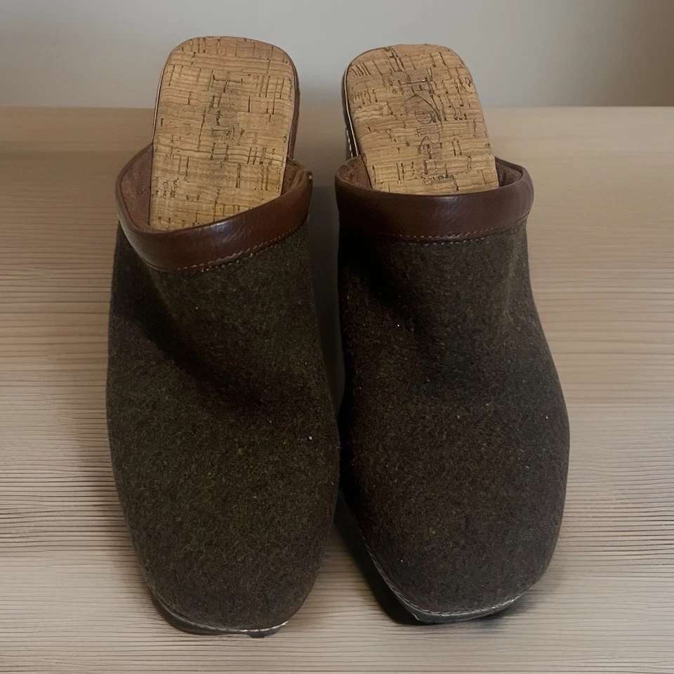 Zuecos Kork-ease de cuero de lana verde oscuro talla 7 Foto 2 de 4