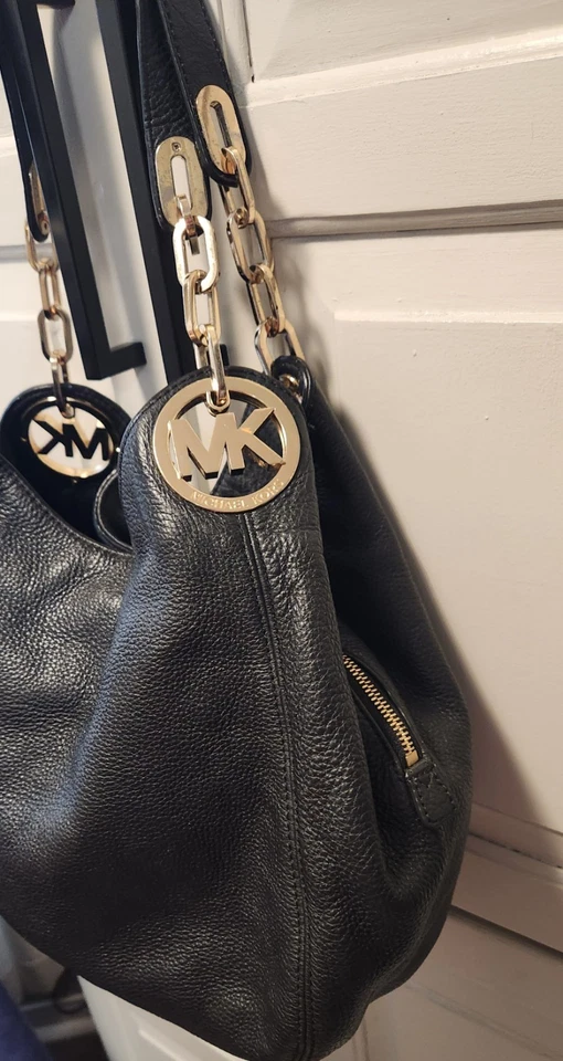 Сумка наплечная Michael Kors Hamilton на цепочке хобо черная шагреневая кожа золотистая фурнитура - Изображение 3 из 4