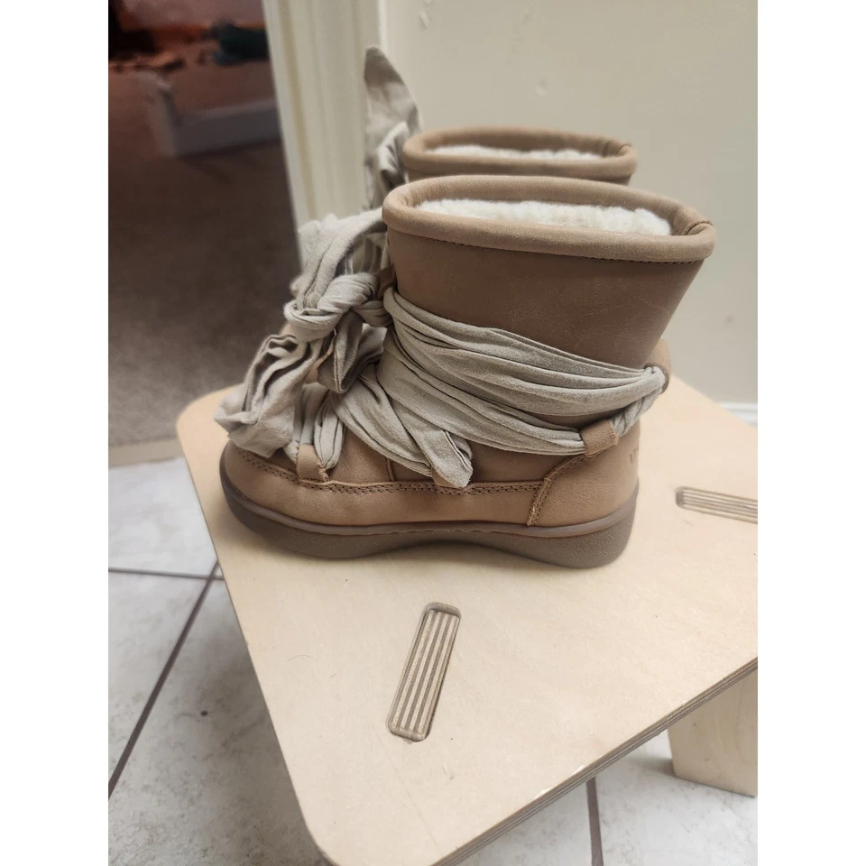 DONSJE AMSTERDAM 儿童鼠尾草绿色皮革 Organza 蕾丝内衬靴 — 第 2/4 张图片