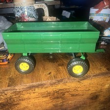 ERTL John Deere Trailer. Plastic  Die-cast, 8x2, Read  See All Pic, Parts 
