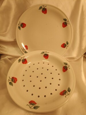 VTG 2 Piece APILCO Strawberry Fruit Colander & Under Plate France