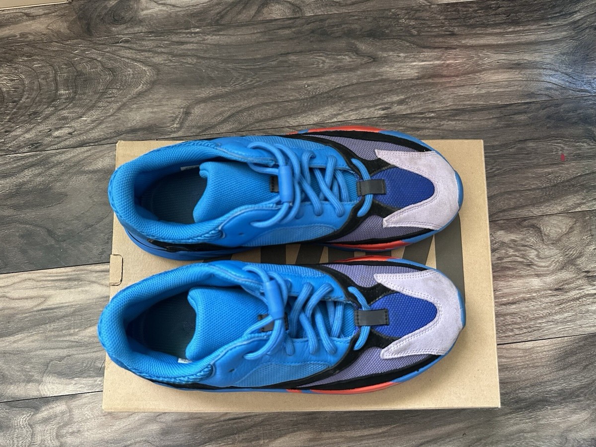 Yeezy 700 Hires Blue Size 10.5 good condition with box and shoe