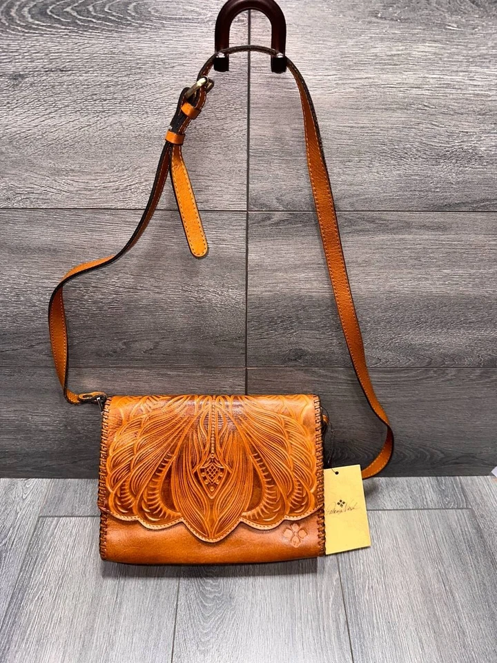 Bolso de Hombro Natural Patricia Nash Santillana Cuero Tooled Foto 2 de 4