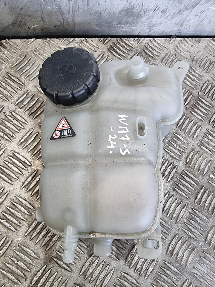 РАСШИРИТЕЛЬНЫЙ БАК ОХЛАЖДАЮЩЕЙ ЖИДКОСТИ ДЛЯ САЛОНА MERCEDES A200 A2475000049 W177 1,3 Л AUTO HYB 2024 - Изображение 3 из 4