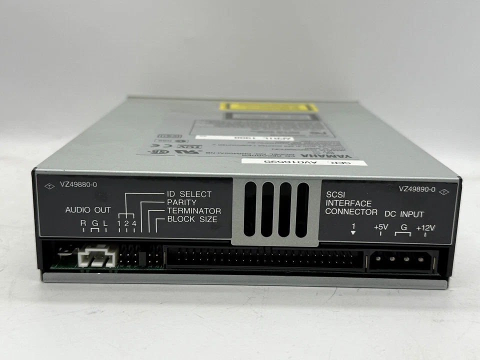 Yamaha CDR400AT-NB CD Recorder Drive SCSI, 4x Record, 6x Read - Image 4 of 4