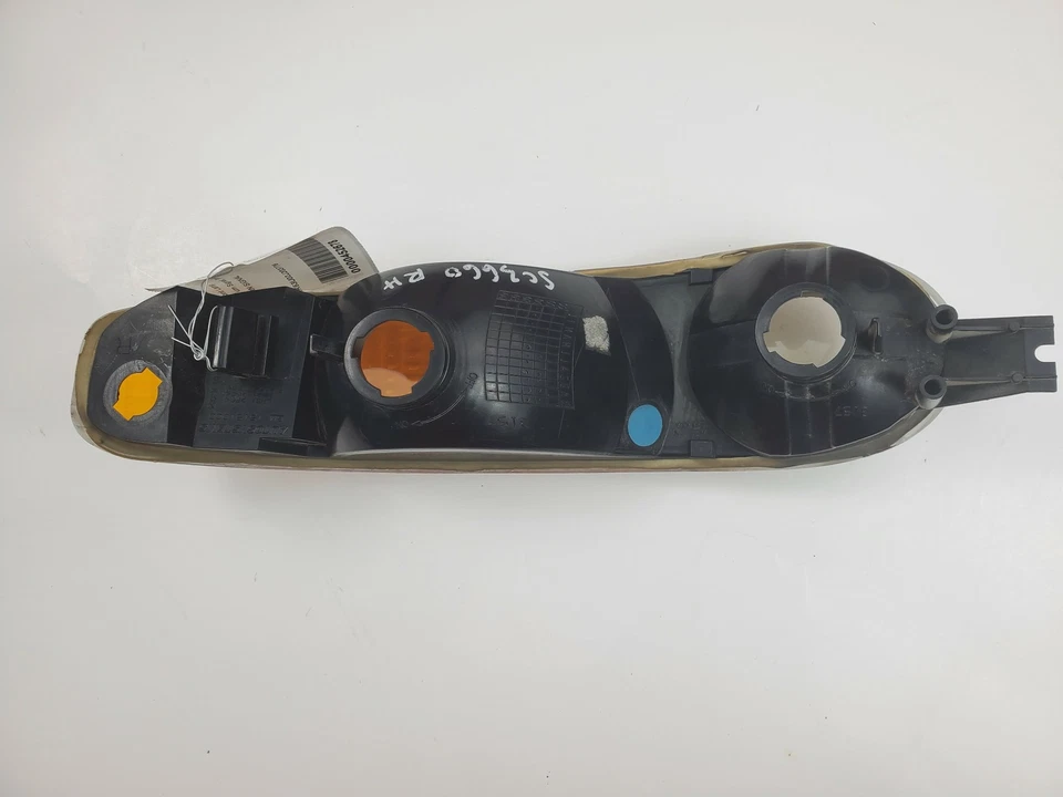 2002-2007 GMC Yukon парк лампа/поворотник пассажирский правый передний фонарь 15151000 - Изображение 2 из 4