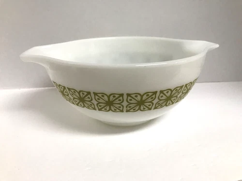 Vintage Pyrex Cinderella Mixing Bowl 442 Flower Verde Green 1-1/2 Qt.