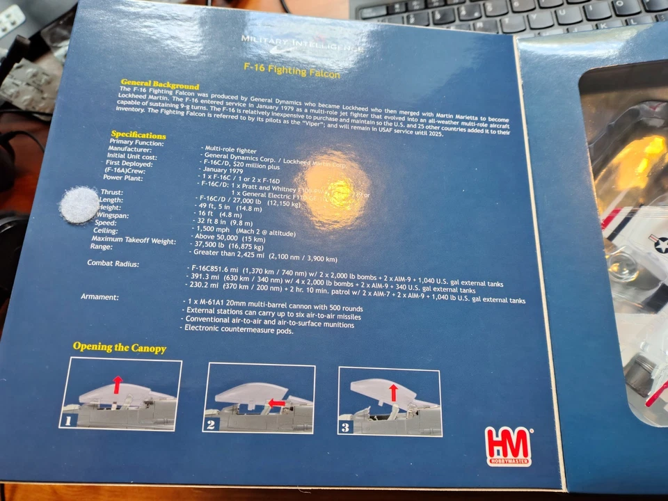 Hobbymaster Lockheed Martin F-16 Fighting Falcon Thunderbirds RIAT 2017 HA38039b - Image 3 of 4