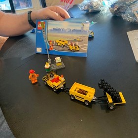 LEGO City Airport Set 3182 (2010) - Complete w/ Box & Instructions