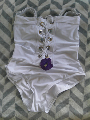 Geil ! Jesenia Damen - Badeanzug Fb . Weiß Gr . 42 NEU !