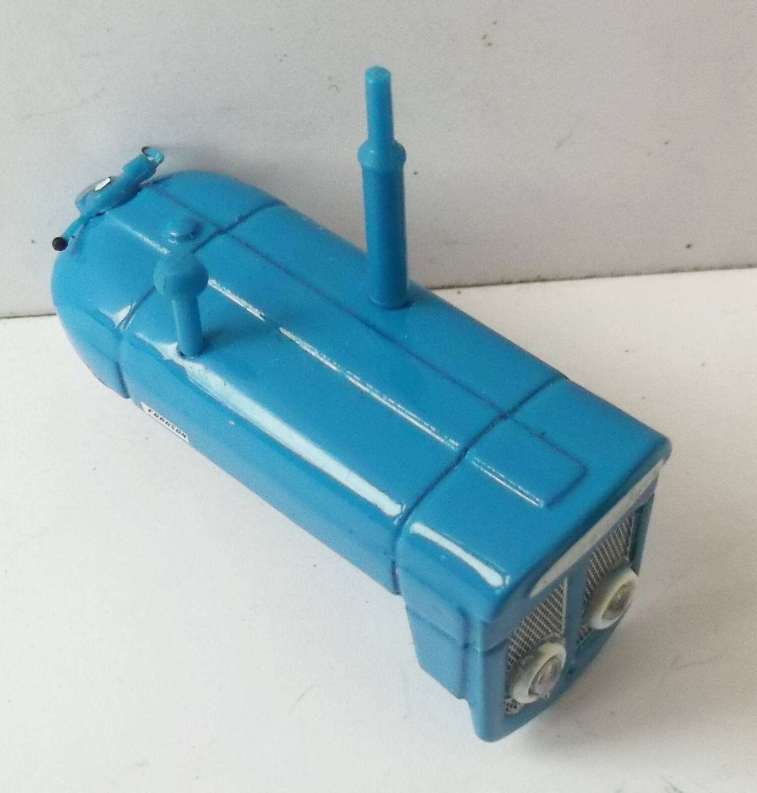 Universal Hobbies UH tractor spare part Fordson Super Dexta