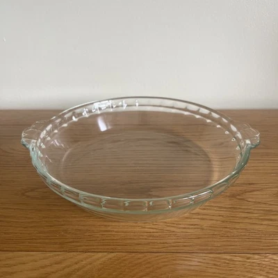 Vintage Pyrex Clear Glass Pie Dish with Fluted Edge Excellent Condition - Image 1 of 4