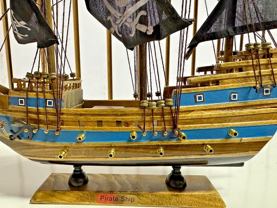 Wunderschönes Piratenschiff aus Holz– „Wooden Sailing Craft“ H 38 cm - Bild 3 von 4