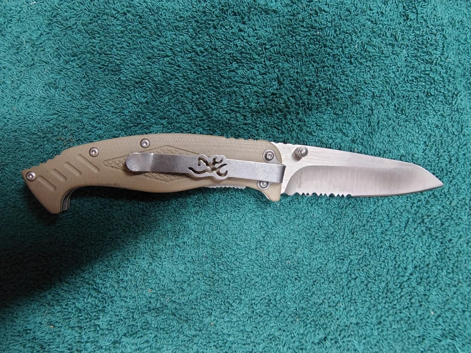 New Browning Lock Back Knife. Half Serrated Steel Blade - Image 4 of 4
