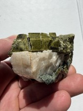 Epidoto+orneblenda+calcite+pirrotina - val Sissone, Valmalenco (SO)