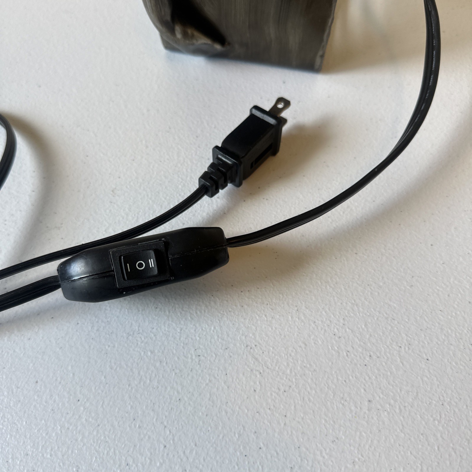 DECO BREEZE Cat Fan Metal Sculpture 11.5" Electric Desk Fan Intertek Figurine