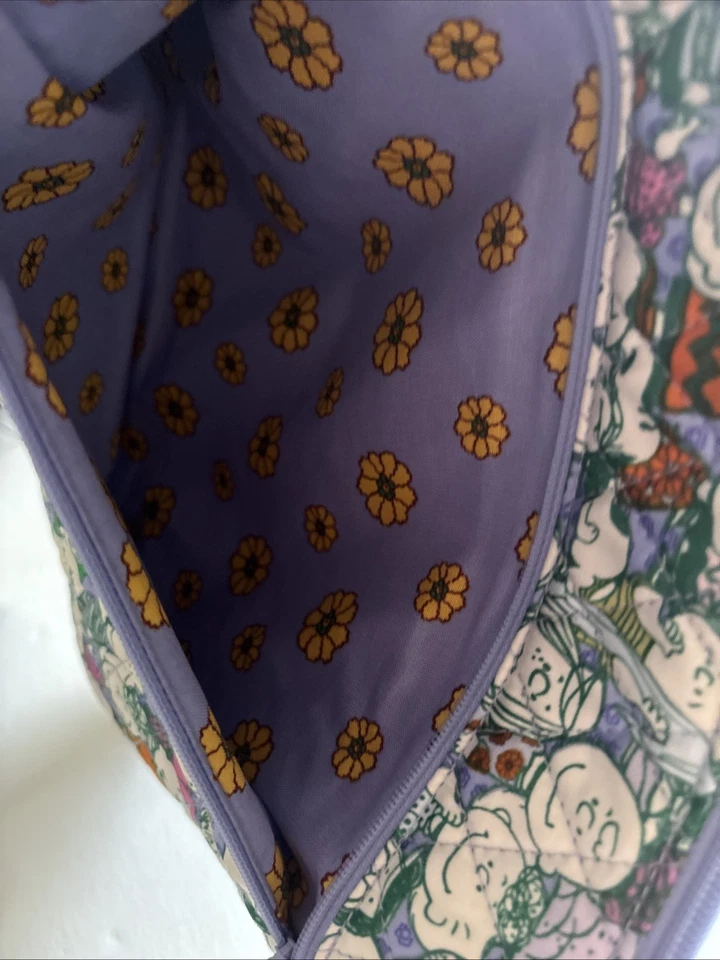 Vera Bradley Original Peanuts Peanut Pals Original Zip Hipster Purse Bag Exactly - Image 3 of 4