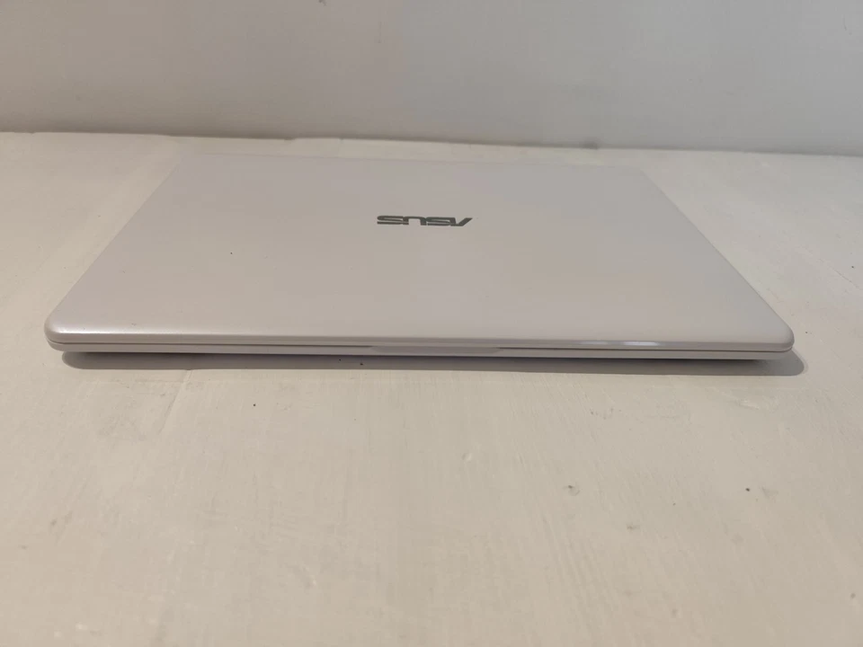 NOTEBOOK ASUS E406S INTEL CELERON N3050 4GB RAM 64GB HD WIN10 WEBCAM - Immagine 3 di 4