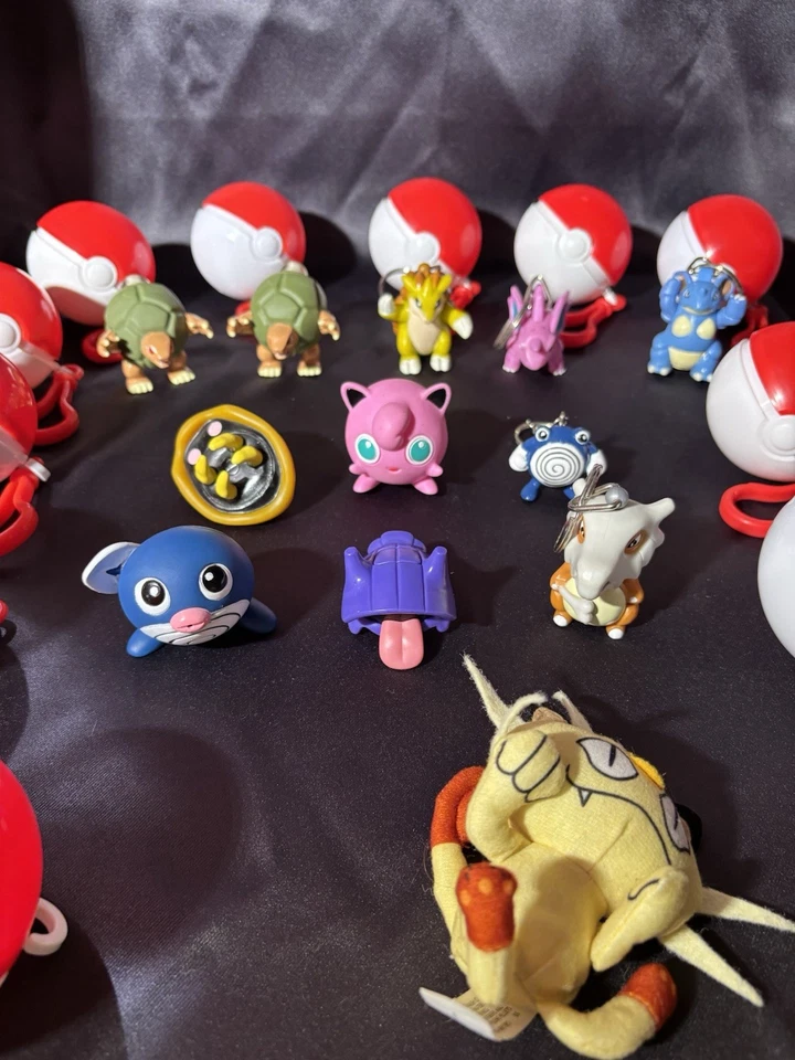 Lote de 12 piezas de juguetes de comida para niños Pokemon Burger King 1999 vintage * Pokeballs* Foto 2 de 2