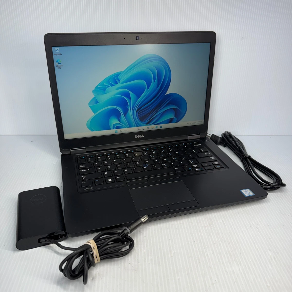 Dell Intel Core i5 7th Gen. PC Laptops & Netbooks 128 GB SSD